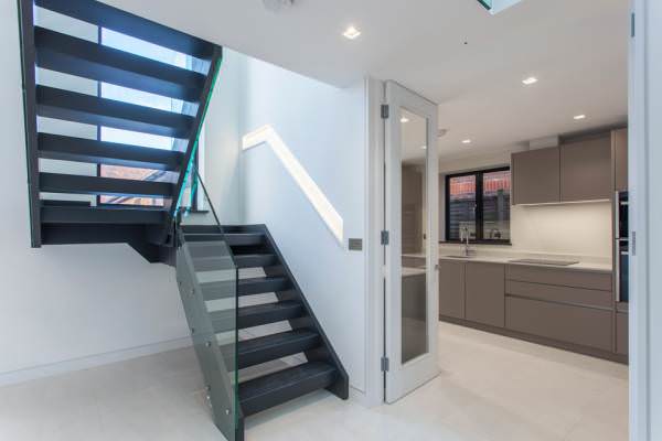 Interior 1002 web